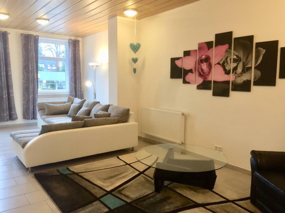 Ferienwohnung Im Zentrum Bad Schwartau Bagian luar foto